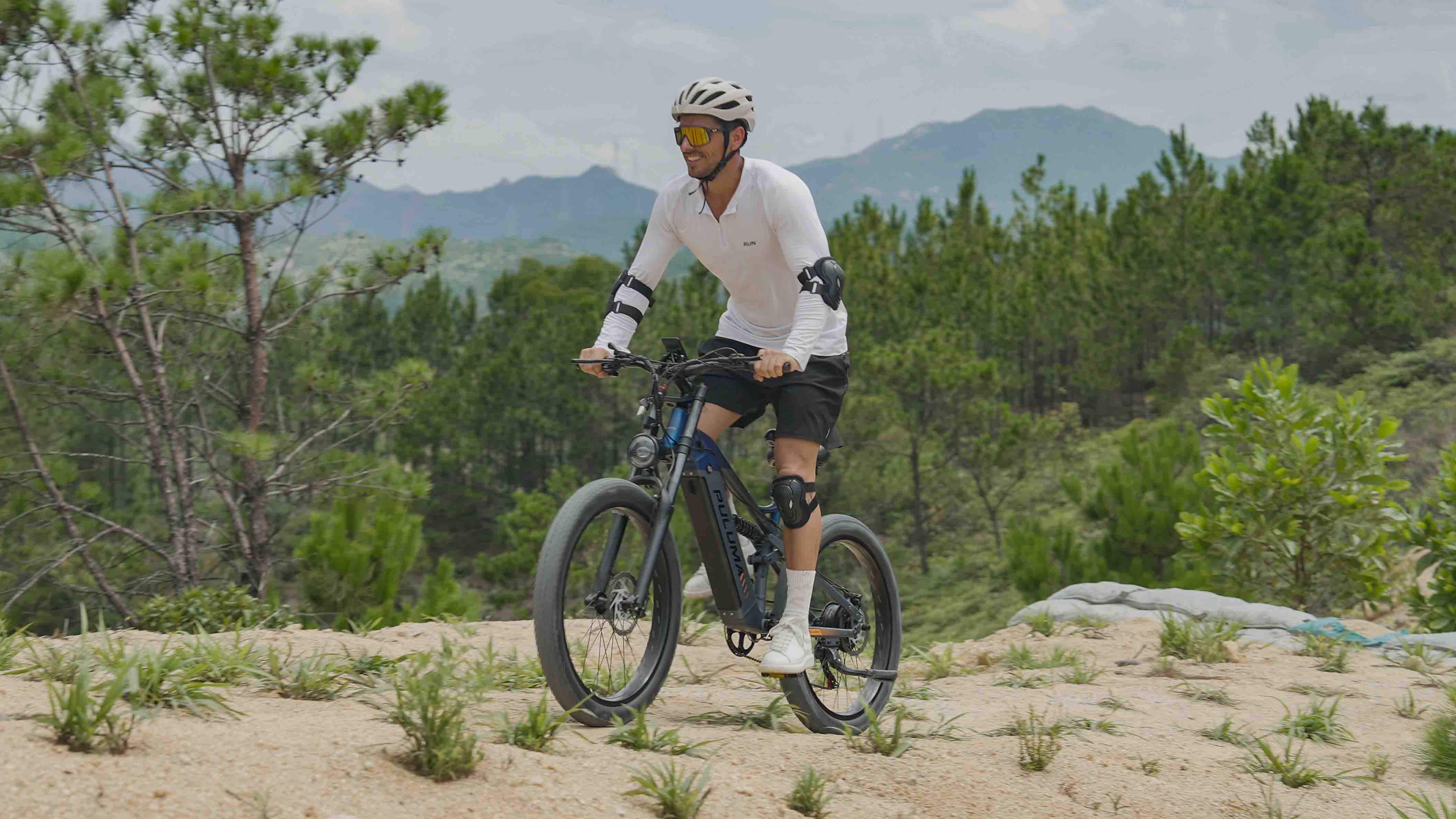 Comparative analysis of the performance of Puluma bicycles, single-motor bicycles, and dual-motor bicycles